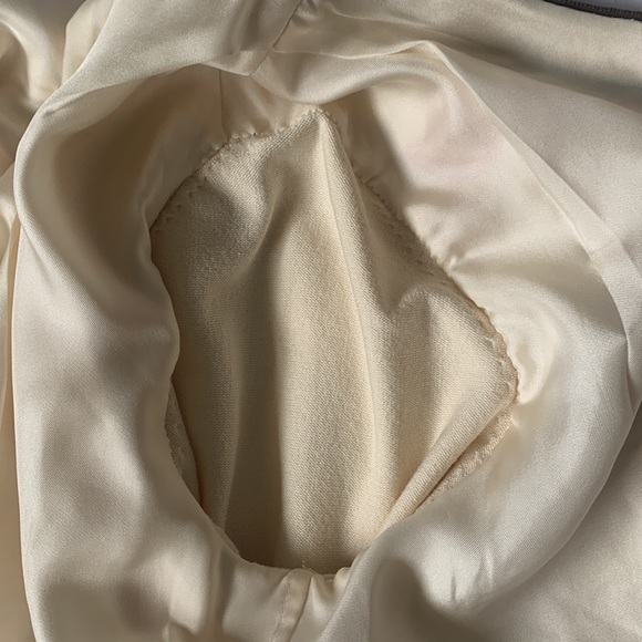 Ann Taylor silk blend embroidered silk lined cream cardigan hook/eye close EUC - Picture 10 of 10